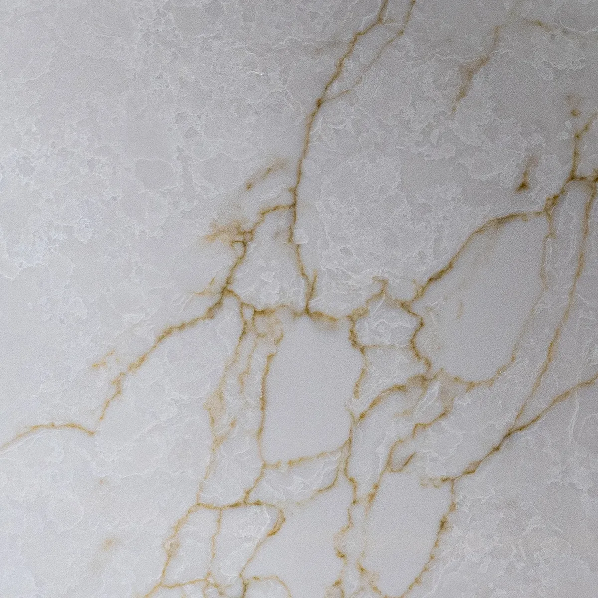 Venation Oro prefab quartz sample